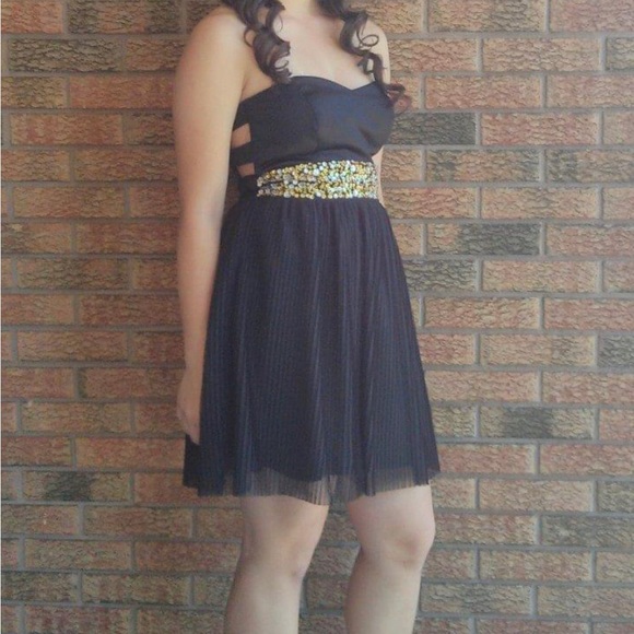 Graduation/Prom Dress 🎓⚡️ - Picture 2 of 11